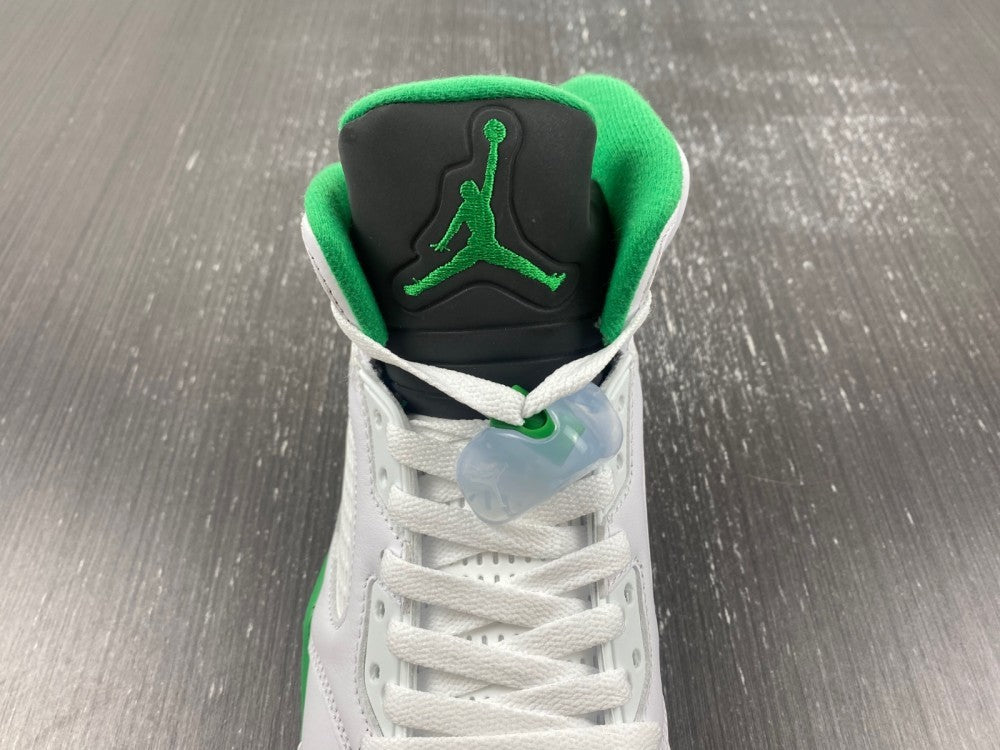 Low Top Sneakers, White Green Colorway, Leather Footwear, Lace Up Design, Casual Gift for Sneaker Fans