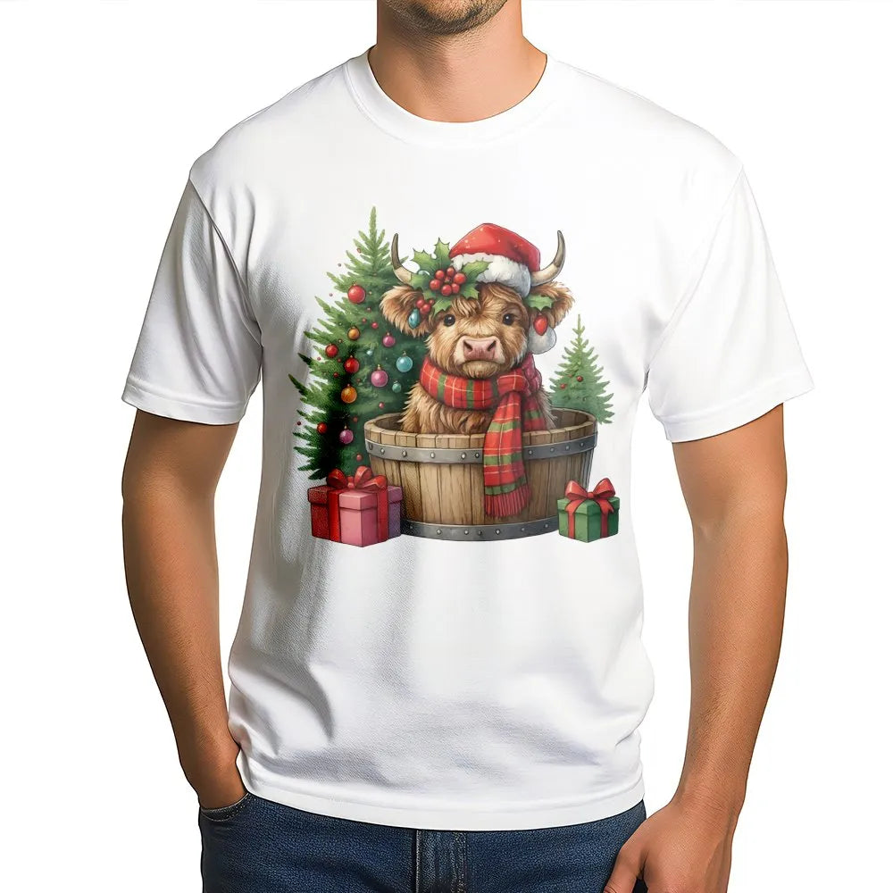 Santa Hat Baby Cow T-Shirt, Highland Cow Christmas Shirt, Festive Farmhouse Graphic Tee, Adorable Holiday Animal Lover T-Shir