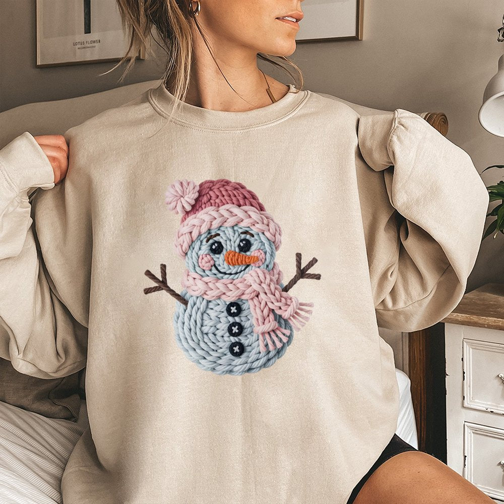 Yarn Knit Texture Graphic Holiday Sweater, Adorable Snowman Sweatshirt, Comfy Christmas Crewneck, Winter Season Aesthetic Pul