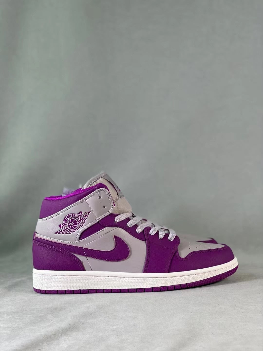 Retro Mid Top Basketball Shoes, Purple Gray Colorway, Lace Up Design, Casual Gift for Shoe Lovers