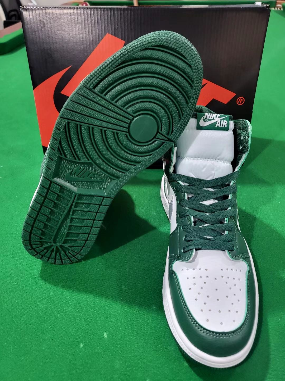 Low Top Sneakers, White Green Colorway, Lace Up Design, Casual Gift for Sneaker Fans
