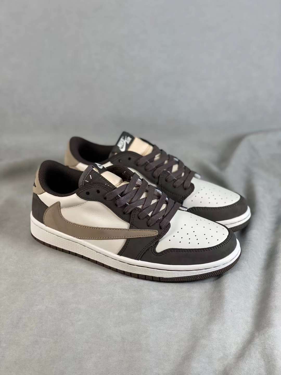 Basketball Shoes, Brown White Colorway, Reverse Hook Design, Lace Up Design, Casual Gift for Shoe Lovers