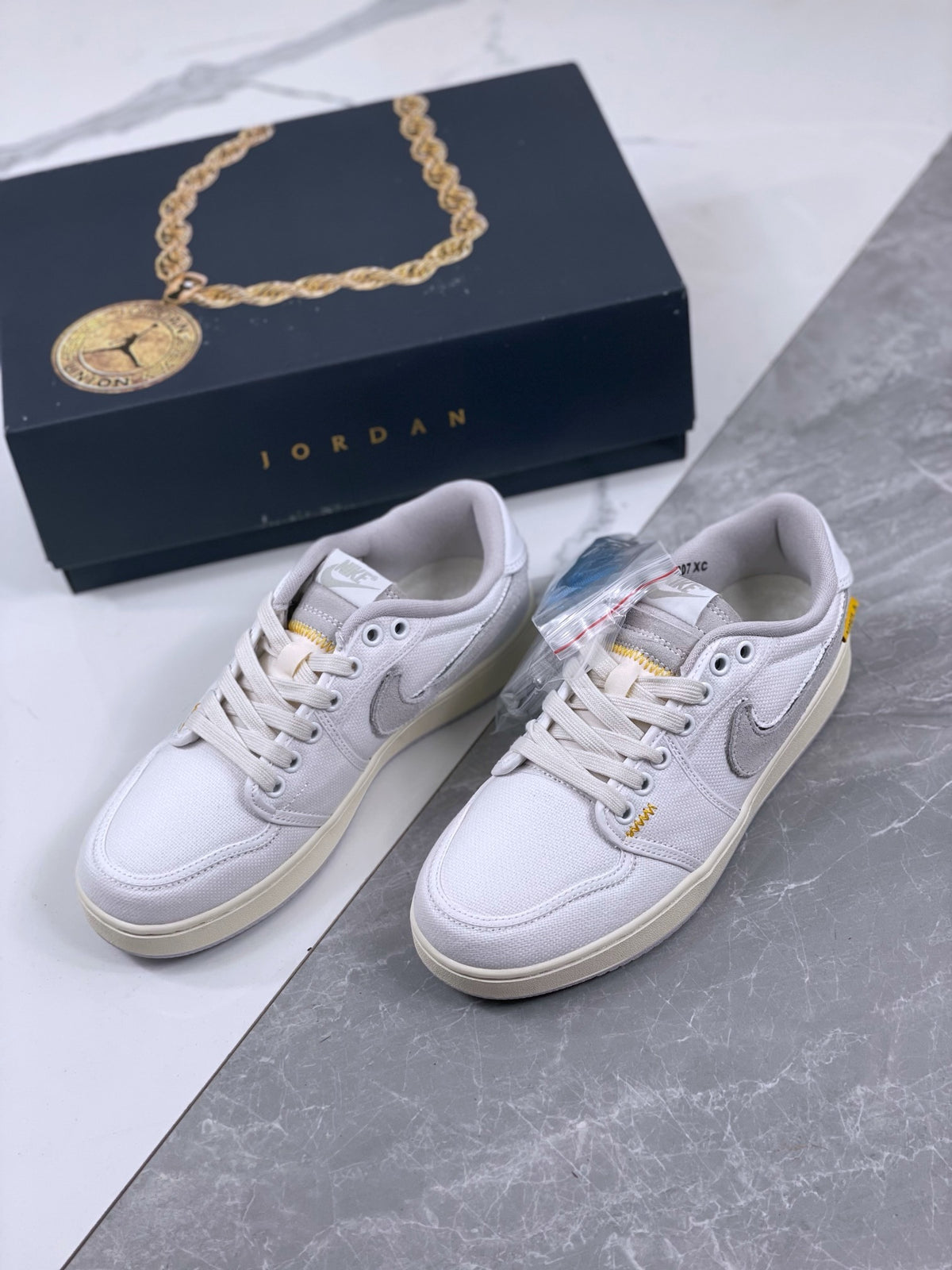 Retro Low Top Basketball Shoes, White Colorway, Canvas Footwear, Lace Up Design, Casual Gift for Shoe Lovers