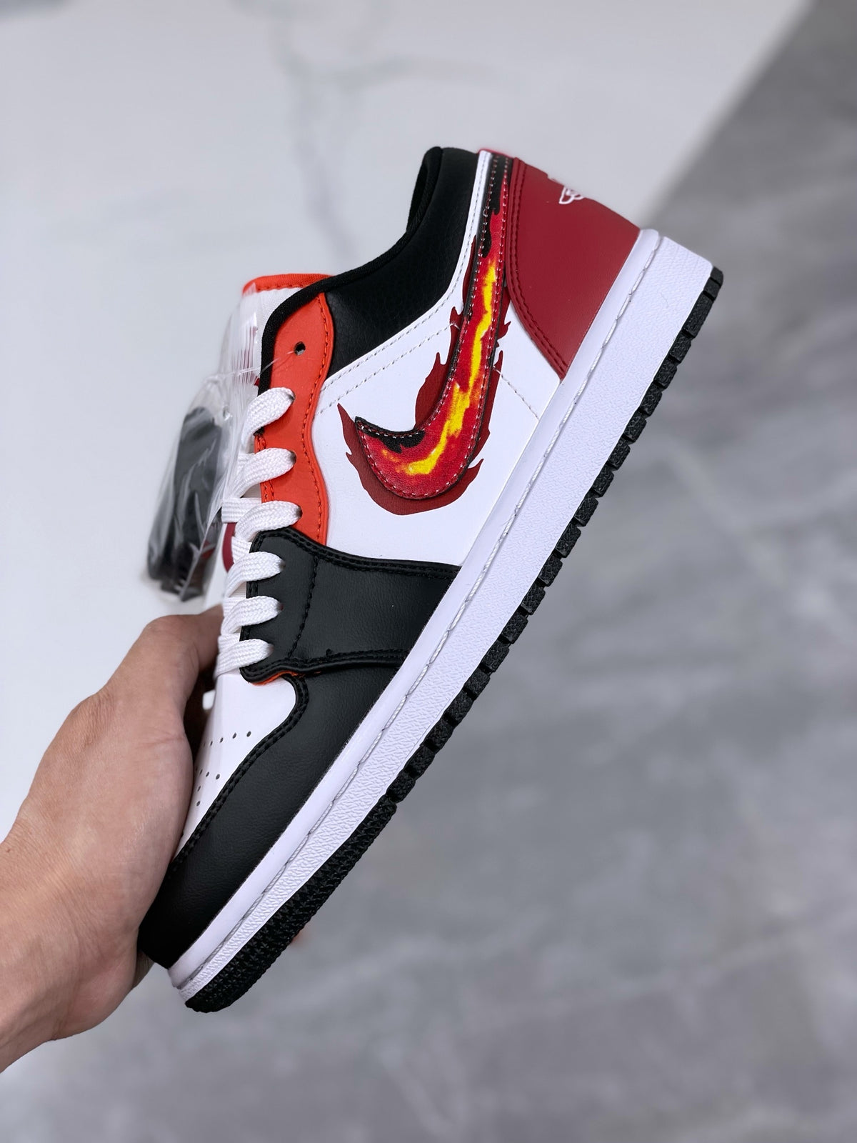 Retro Low Top Basketball Shoes, White Red Black Colorway, Lace Up Design, Casual Gift for Shoe Lovers