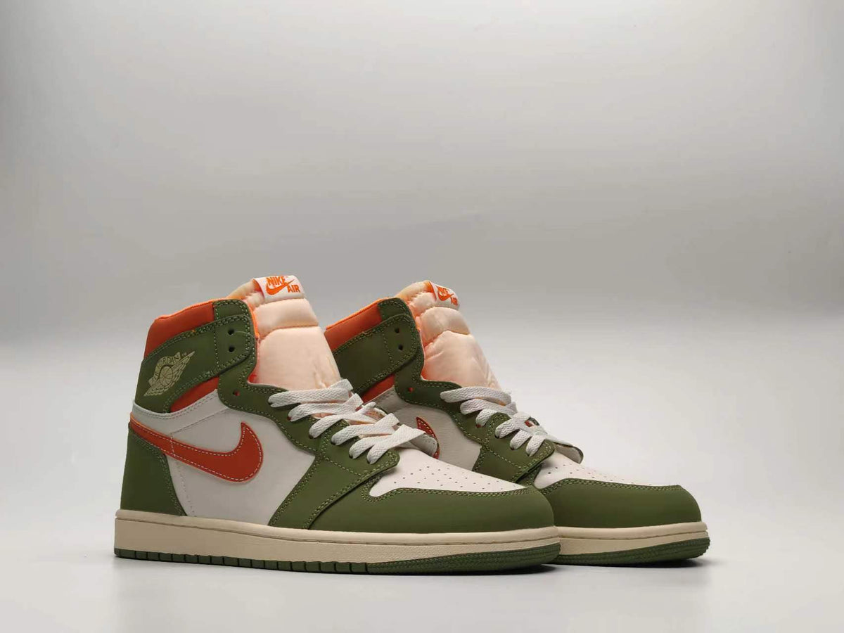 Low Top Sneakers, White Green Colorway, Lace Up Design, Casual Gift for Sneaker Fans