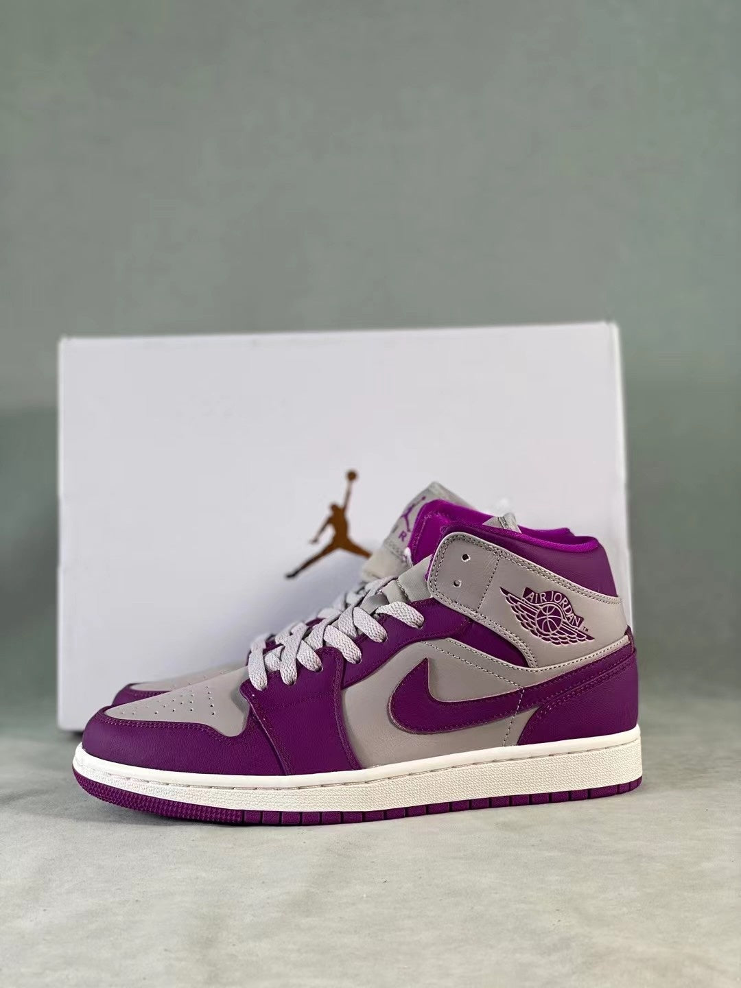 Retro Mid Top Basketball Shoes, Purple Gray Colorway, Lace Up Design, Casual Gift for Shoe Lovers