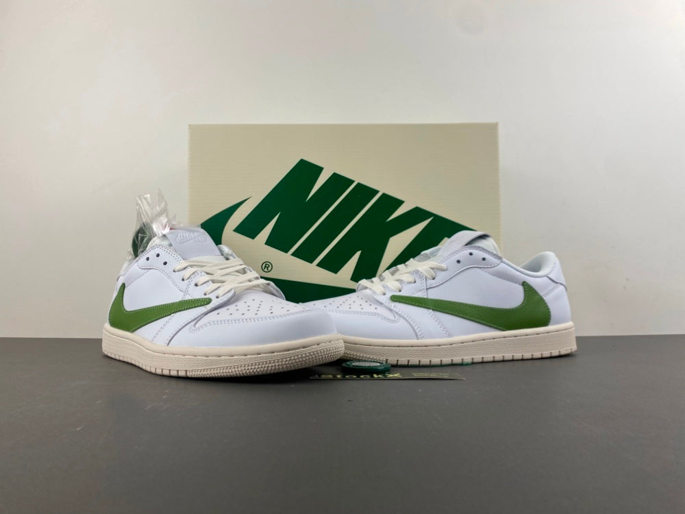 Low Top Sneakers, White Green Colorway, Reverse Hook Design, Lace Up Design, Casual Gift for Sneaker Fans
