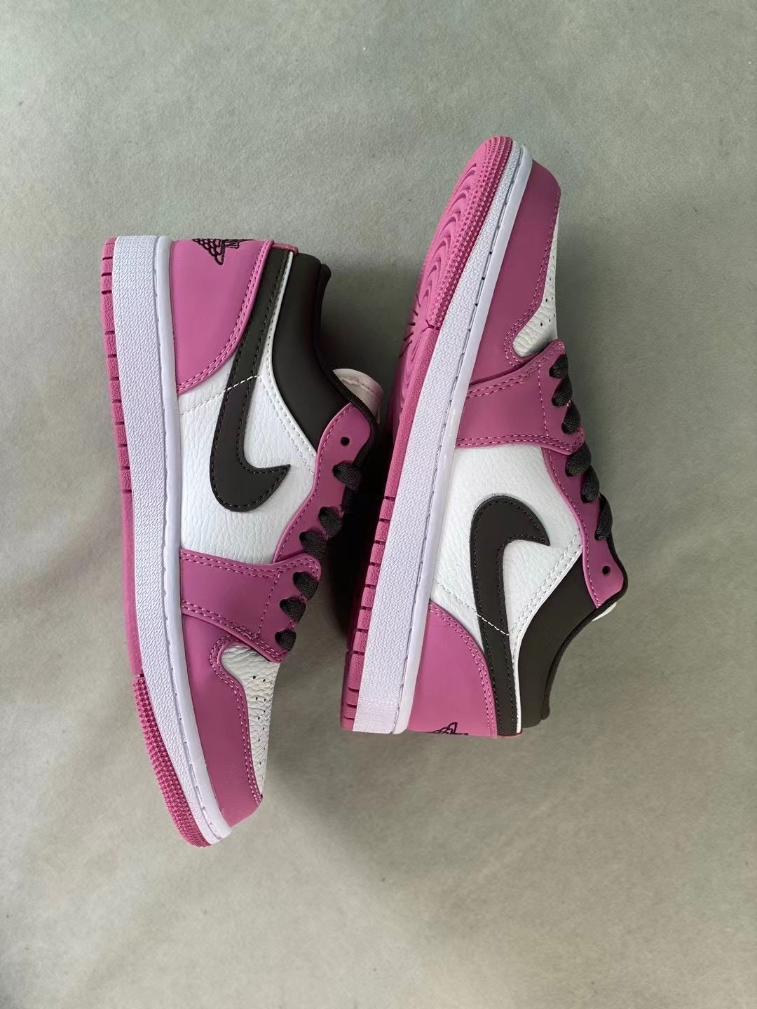 Retro Mid Top Basketball Shoes, Purple Gray Colorway, Lace Up Design, Casual Gift for Shoe Lovers