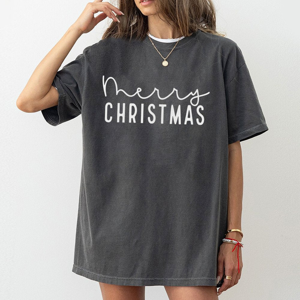 Minimalist Script Holiday Graphic Tee, Merry Christmas T-Shirt, Retro Christmas Shirt, Festive Winter Season T-Shirt, Xmas Pr