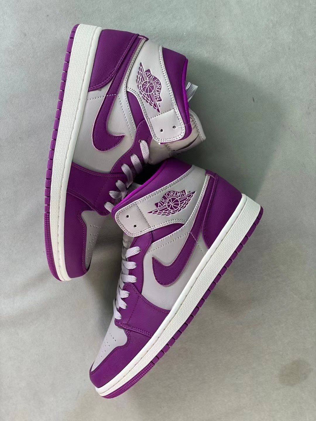 Retro Mid Top Basketball Shoes, Purple Gray Colorway, Lace Up Design, Casual Gift for Shoe Lovers