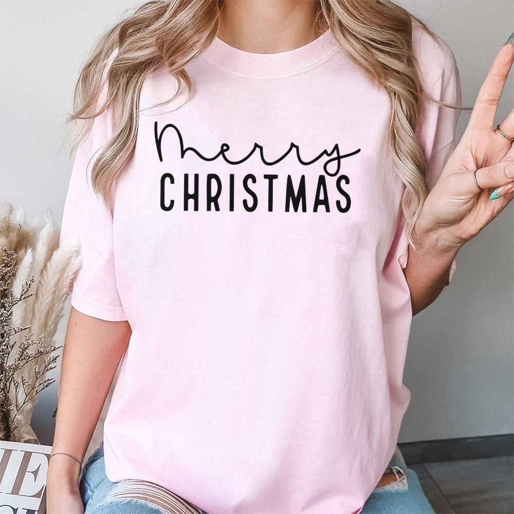 Minimalist Script Holiday Graphic Tee, Merry Christmas T-Shirt, Retro Christmas Shirt, Festive Winter Season T-Shirt, Xmas Pr