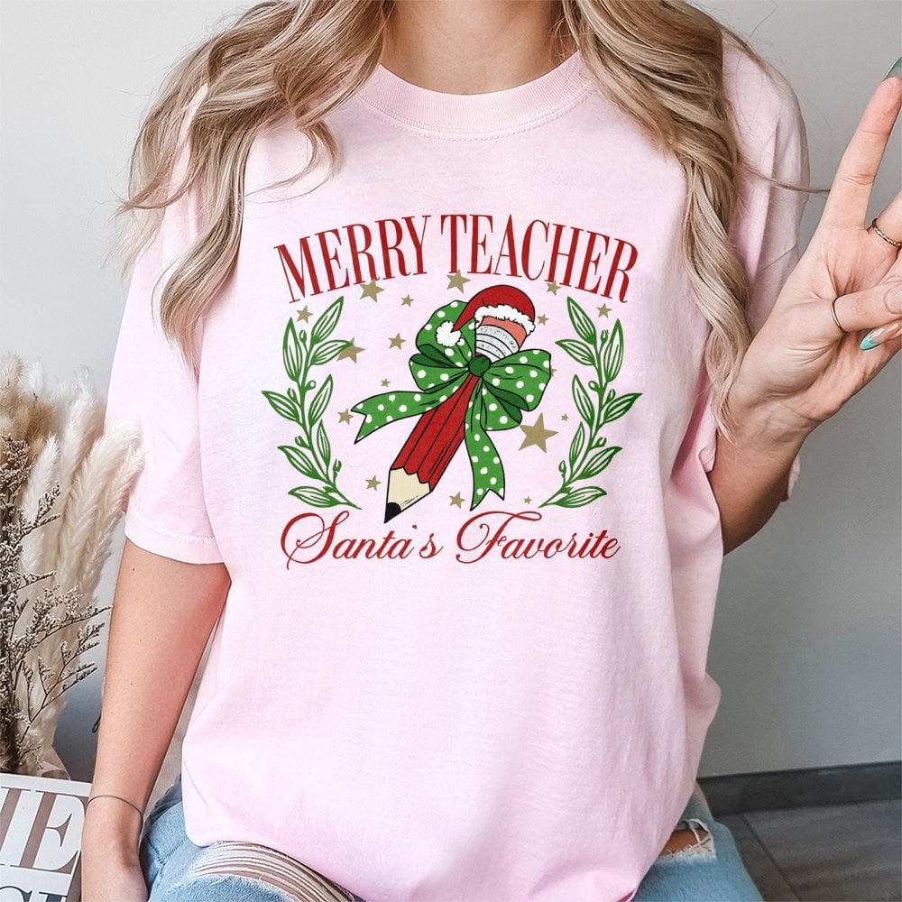 Santas Favorite Pencil Graphic Tee, Merry Teacher T-Shirt, Adorable Holiday Educator Shirt, School Christmas Party Graphic T-