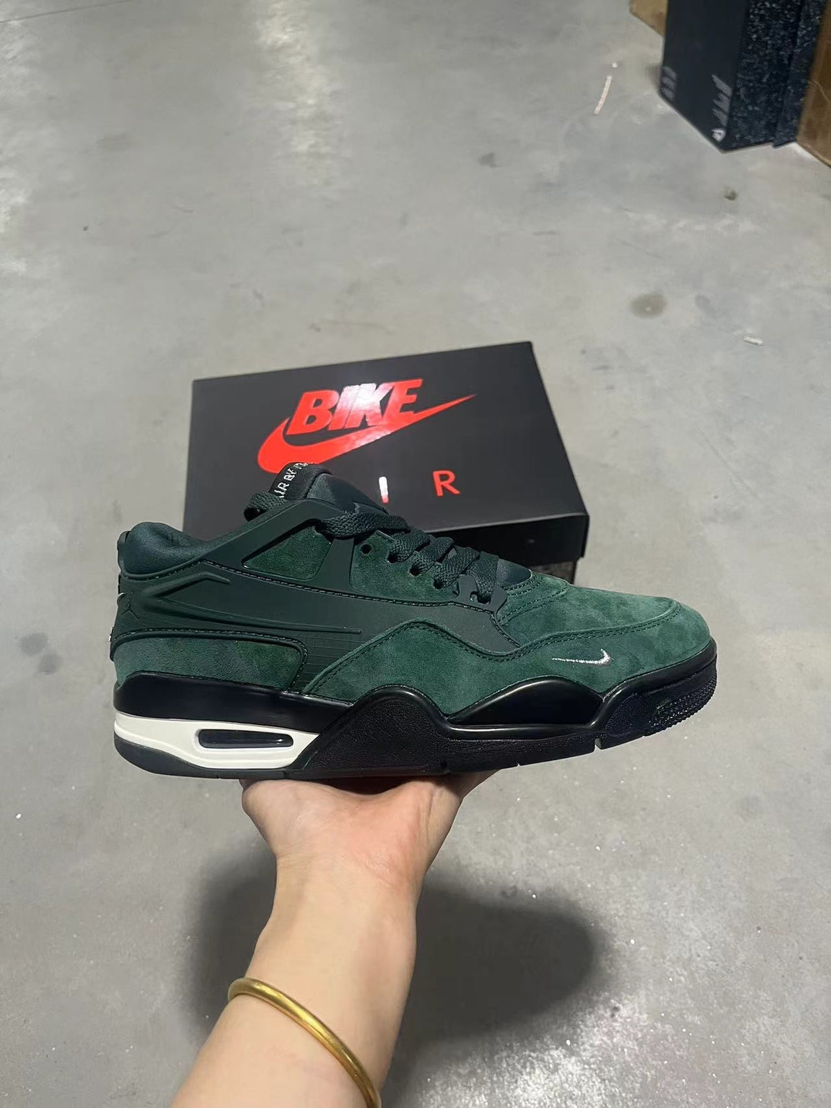 Low Top Sneakers, Green Colorway, Leather Footwear, Lace Up Design, Casual Gift for Sneaker Fans