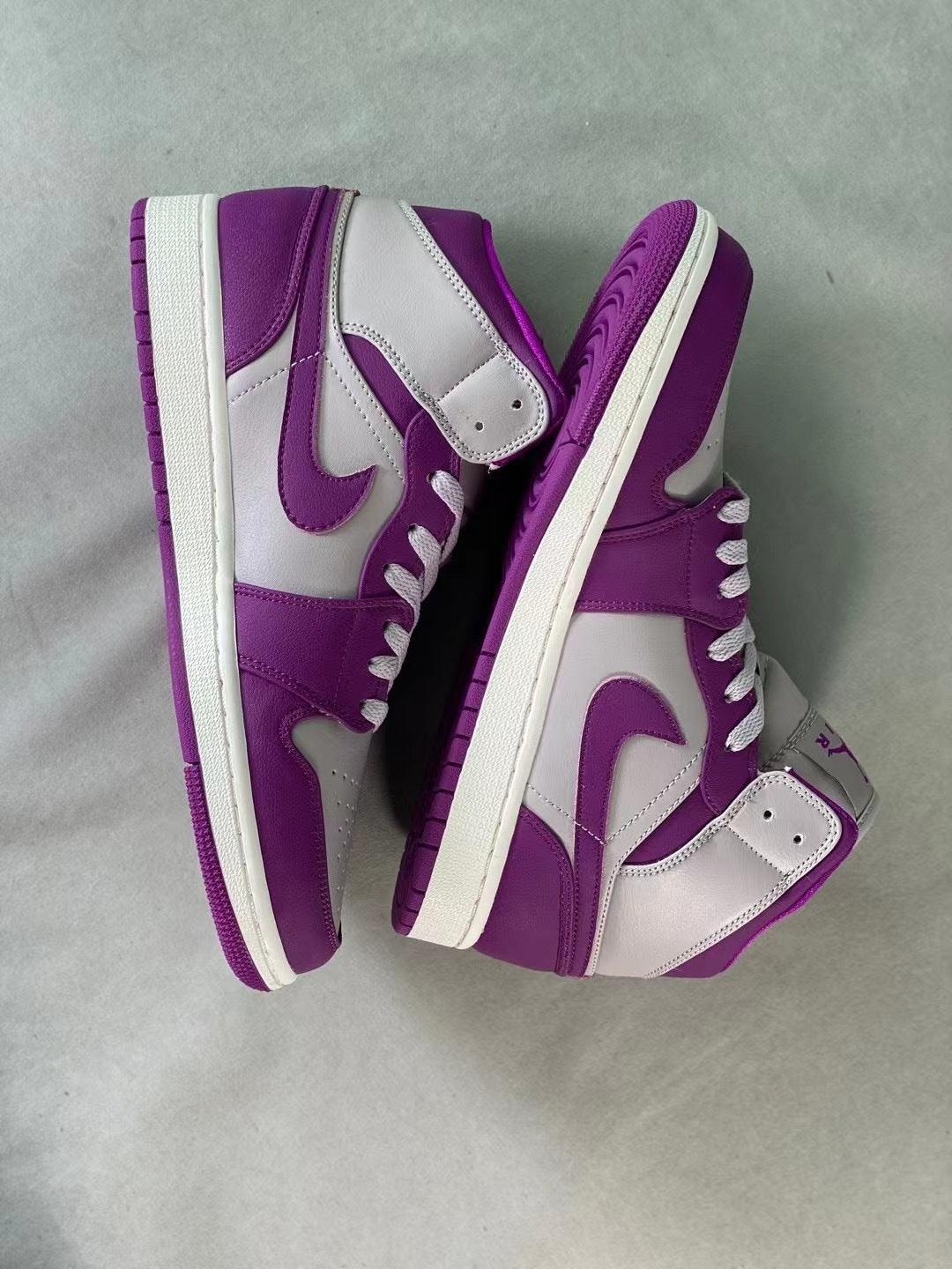 Retro Mid Top Basketball Shoes, Purple Gray Colorway, Lace Up Design, Casual Gift for Shoe Lovers