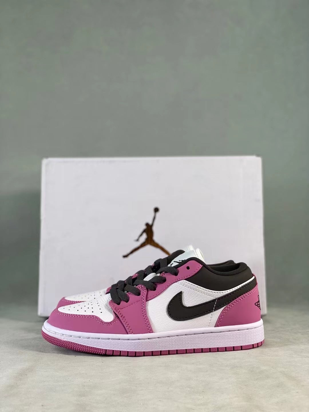Retro Mid Top Basketball Shoes, Purple Gray Colorway, Lace Up Design, Casual Gift for Shoe Lovers