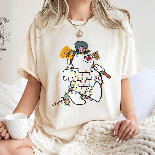 Festive Holiday Lights Shirt, Snowman Christmas Graphic T-Shirt, Adorable Winter Snowman Tee, Retro Xmas Cartoon Graphic T-Sh