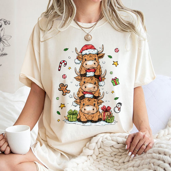Adorable Farm Animal Holiday Graphic Tee, Stacked Highland Cow Christmas T-Shirt, Festive Winter Cattle Shirt, Xmas Graphic T
