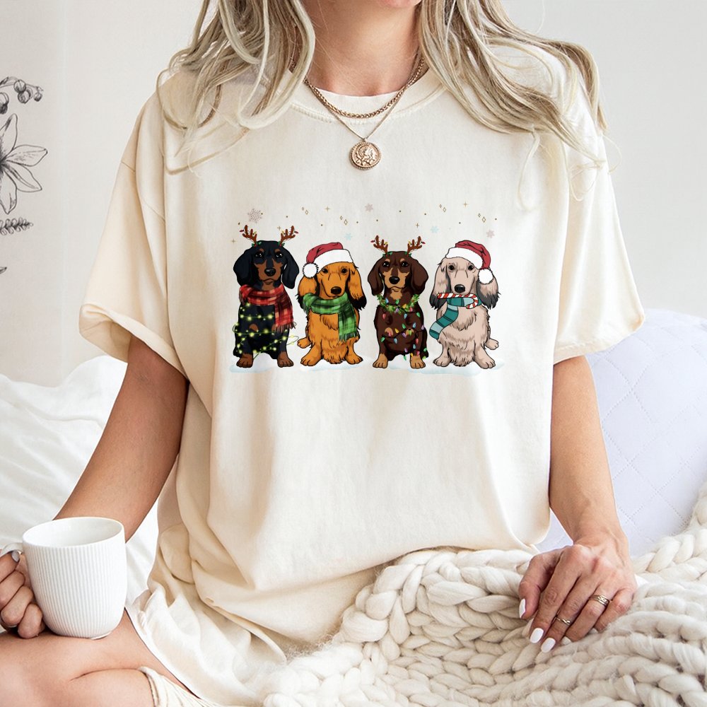 Festive Santa Hat Dog Shirt, Dachshund Christmas T-Shirt, Wiener Dog Holiday Tee, Adorable Animal Lover Graphic T-Shirt, Dach