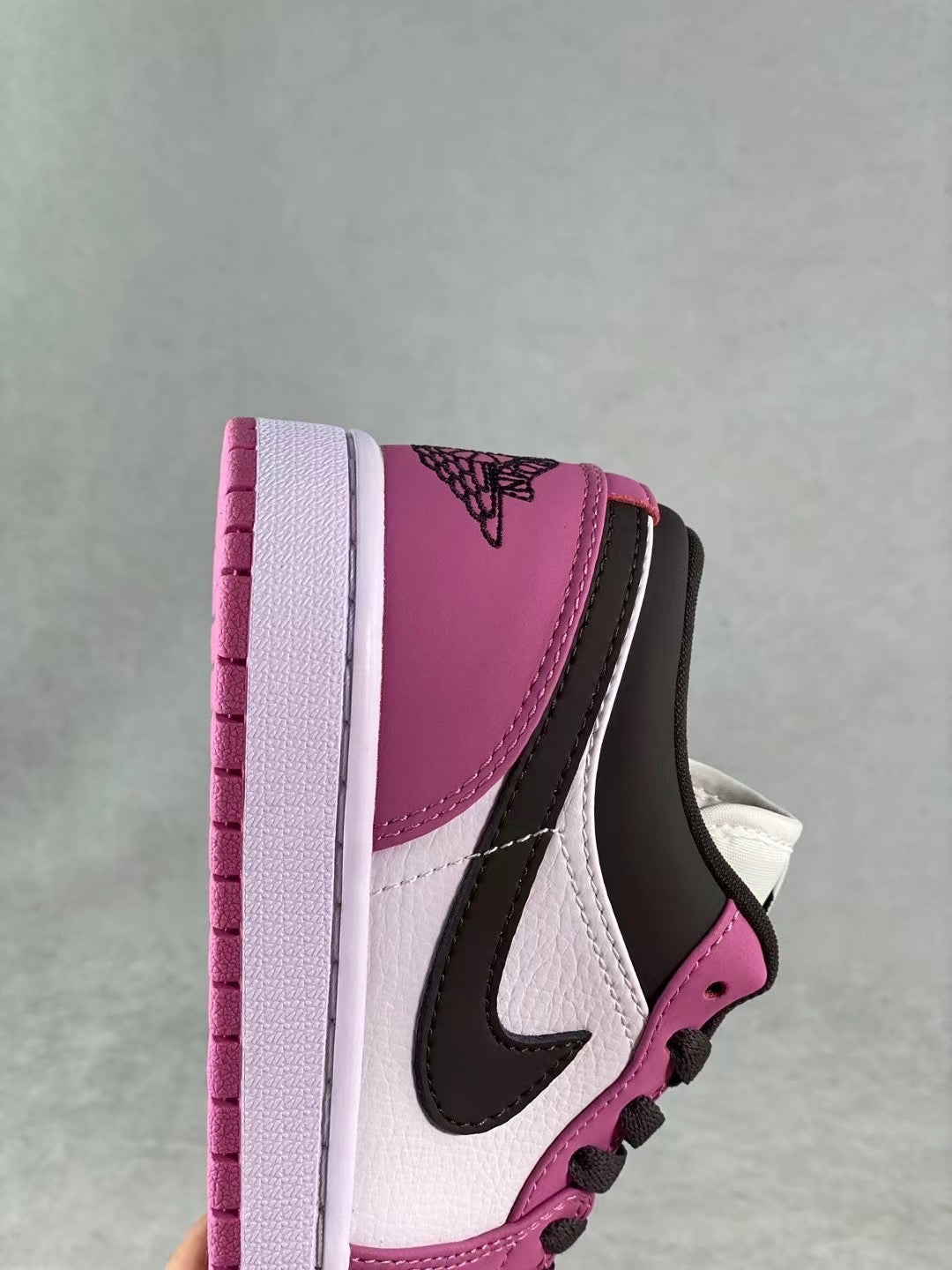 Retro Mid Top Basketball Shoes, Purple Gray Colorway, Lace Up Design, Casual Gift for Shoe Lovers