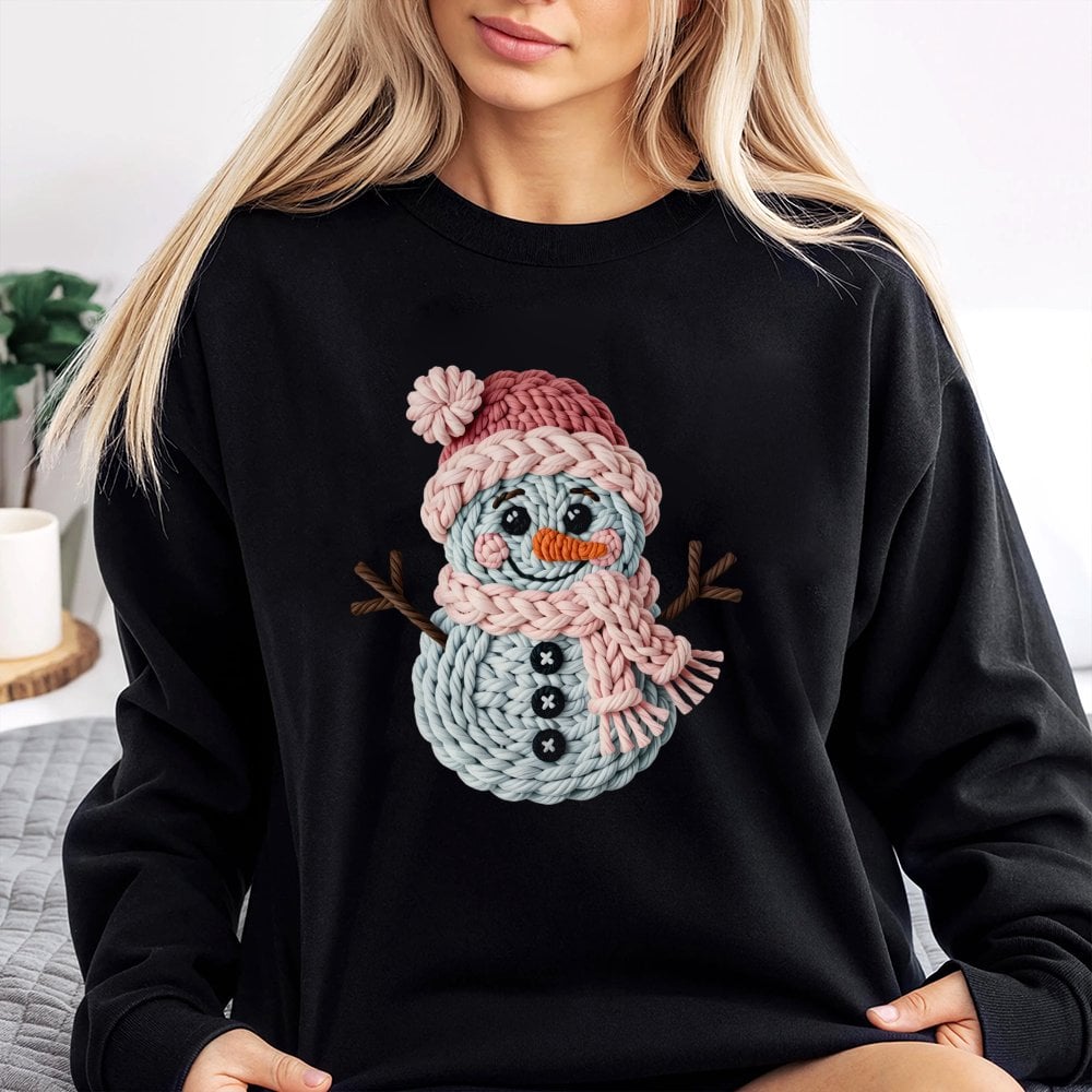 Yarn Knit Texture Graphic Holiday Sweater, Adorable Snowman Sweatshirt, Comfy Christmas Crewneck, Winter Season Aesthetic Pul