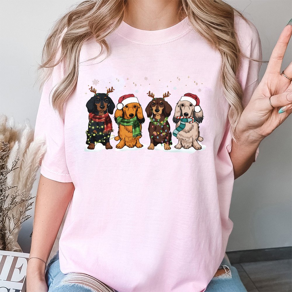 Festive Santa Hat Dog Shirt, Dachshund Christmas T-Shirt, Wiener Dog Holiday Tee, Adorable Animal Lover Graphic T-Shirt, Dach
