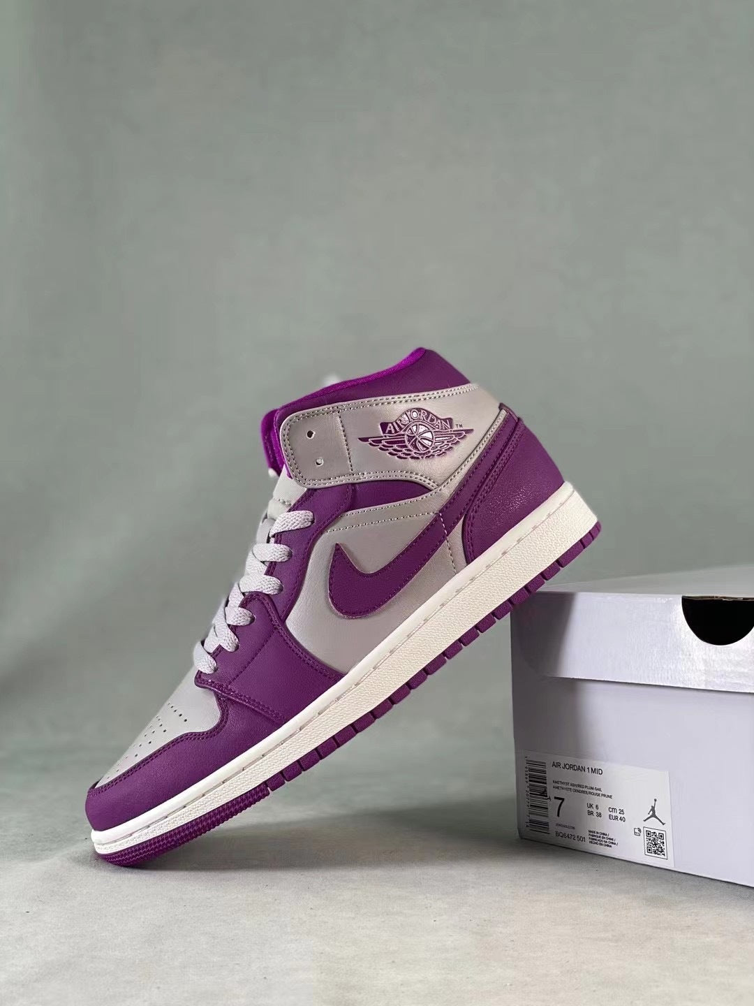 Retro Mid Top Basketball Shoes, Purple Gray Colorway, Lace Up Design, Casual Gift for Shoe Lovers