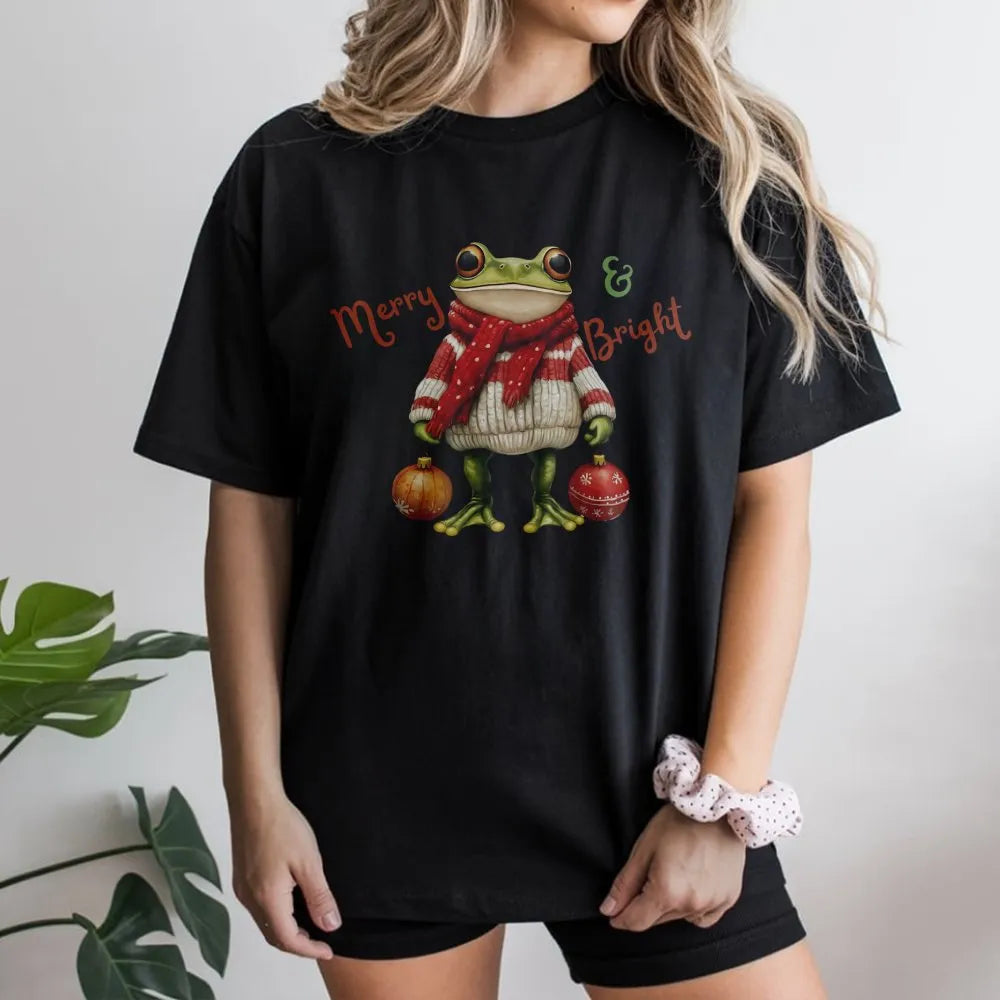 Festive Toad Graphic Tee, Merry and Bright Christmas Frog Shirt, Retro Christmas Frog T-Shirt, Adorable Animal Xmas Tee, Holi