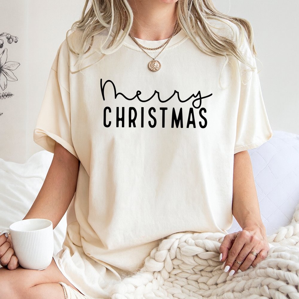 Minimalist Script Holiday Graphic Tee, Merry Christmas T-Shirt, Retro Christmas Shirt, Festive Winter Season T-Shirt, Xmas Pr