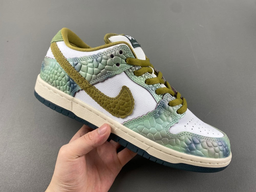 Low Top Sneakers, White Green Colorway, Lace Up Design, Casual Gift for Sneaker Fans