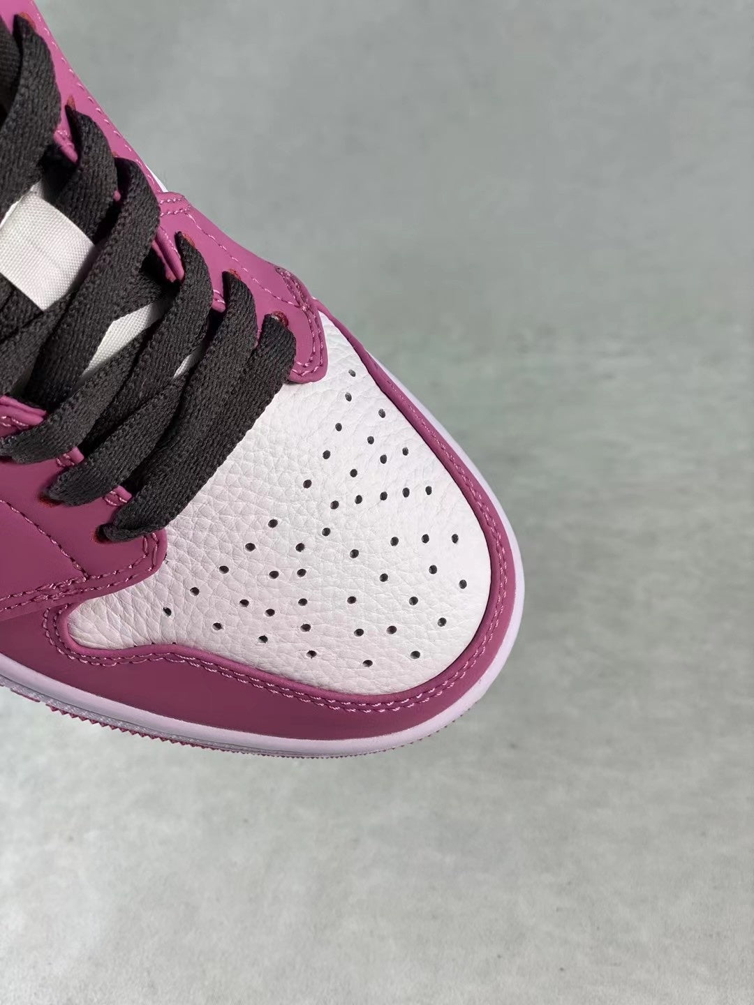 Retro Mid Top Basketball Shoes, Purple Gray Colorway, Lace Up Design, Casual Gift for Shoe Lovers
