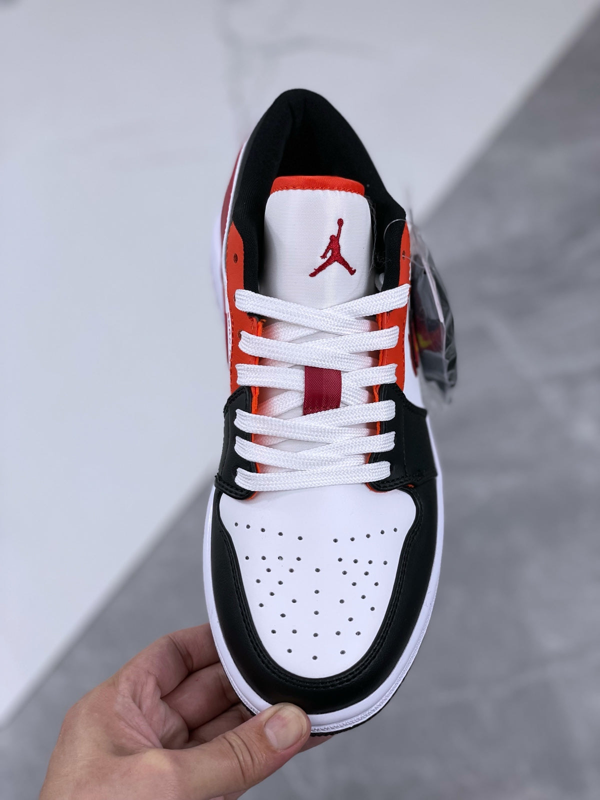 Retro Low Top Basketball Shoes, White Red Black Colorway, Lace Up Design, Casual Gift for Shoe Lovers