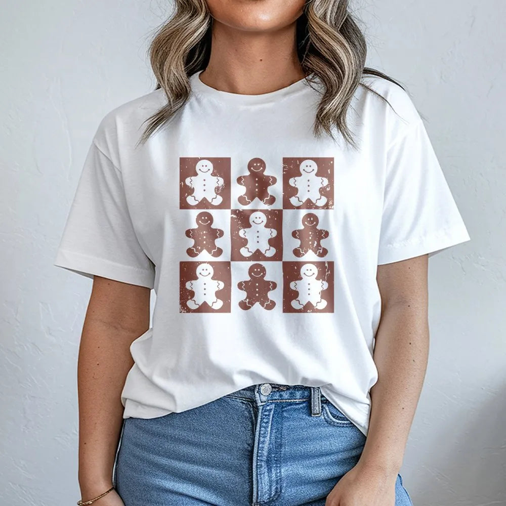 Retro Checkered Christmas Graphic Shirt, Gingerbread Man T-Shirt, Adorable Holiday Cookie Tee, Vintage Xmas T-Shirt for Women