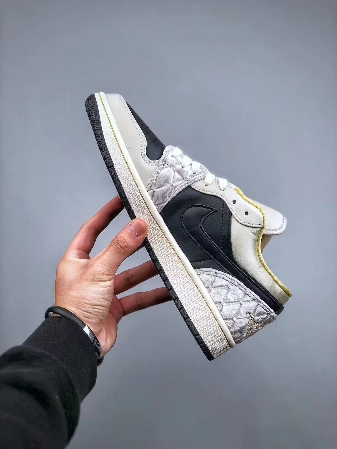 Retro Low Top Basketball Shoes, Black Gray Colorway, Lace Up Design, Casual Gift for Shoe Lovers